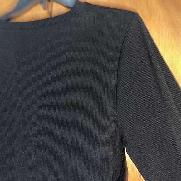 PLUS RUCHED DETAIL KEYHOLE TOP - Picture 11 of 12